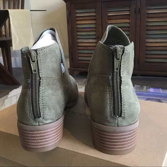 Francesca’s booties size 9 olive color - Picture 5 of 5